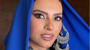 بالصور كارمن سليمان تؤدي مناسك العمرة برفقة زوجها