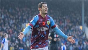 لاعب بيرنلي الإنجليزي يتضامن مع فلسطين