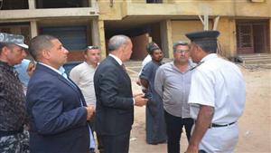 بالصور- محافظ القليوبية يوقف أعمال بناء مخالف بمنطقة الفلل في بنها