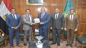 محافظ القليوبية يلتقي بأعضاء المُبادرة الوطنية لتطوير للصناعات المصرية «إبدأ» 