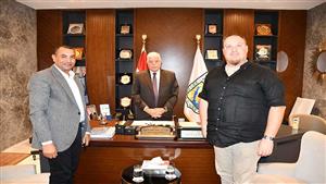 محافظ جنوب سيناء يبحث إنشاء متحف ومستشفى للطيور في شرم الشيخ