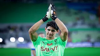 بعد تألقه أمام الريال.. أبرز 10 معلومات عن ياسين بونو حارس الهلال السعودي