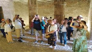 بالصور- وفد سياحي من 3 دول أوروبية يزور آثار المنيا الفرعونية
