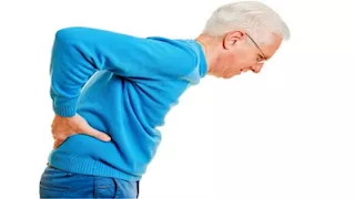 3 أعراض تكشف عن إصابة في العمود الفقري.. لا تتجاهلها