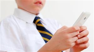 نقابات المعلمين البريطانية: حظر الهواتف المحمولة في المدارس أمر "غير قابل للتنفيذ"