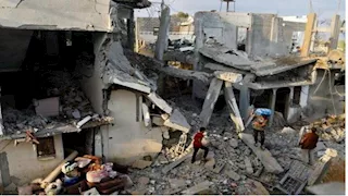 القوات الإسرائيلية تقصف مدرسة في مدينة خمين غرب إيران