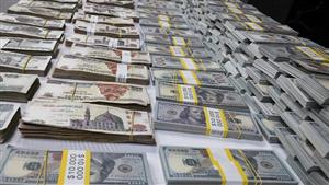  عصابة "الدولارات المزورة".. كيف سقط أصحاب الشركات في فخ السوق السوداء؟ 