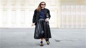 التنورة الجلد الماكسي.. إطلالة فخمة وجريئة على غرار نجمات الروك