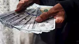 ارتفع في البركة .. سعر الدولار في 10 بنوك ببداية تعاملات اليوم الاثنين