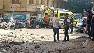 بالصور- مصرع وإصابة 4 في انهيار شرفة عقار بالإسكندرية