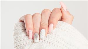  الأظافر الجل.. تجميل مؤقت ومخاطر صحية وخيمة