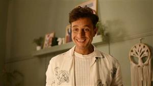 لأول مرة أحمد الفيشاوي يكشف عملية إخفاء التاتوهات من كواليس "عادل مش عادل"