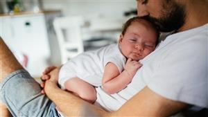 هل اكتئاب ما بعد الولادة يصيب الآباء؟