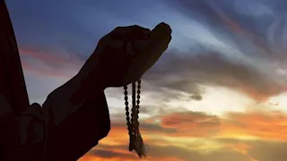 ردده الآن.. الإفتاء تنشر دعاء آخر ليلة في شهر رجب