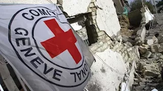 مصادر فلسطينية: وصول 16 أسيرا محررا إلى مستشفى شهداء الأقصى وسط غزة