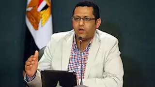 نقيب الصحفيين يناقش تحديات الأجور وظروف العمل 