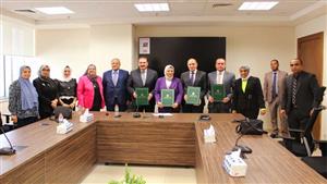 "الكهرباء" توقع عقد تفريغ القدرة المولدة من محطات إنتاج الرياح بخليج السويس