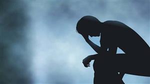 ليس التوتر السبب.. احذر "هز رجلك" علامة على الإصابة بهذا المرض 