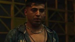 قرار جديد بشأن التحقيق مع "كروان مشاكل" في واقعة "فيديو المطبخ"