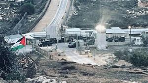 تزامنًا مع إطلاق الأسرى.. 3 إصابات أمام سجن "عوفر" ومواجهات غربي رام الله