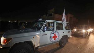 الوفد الأمني المصري يتابع استلام المحتجزين لدى حركة حماس بواسطة الصليب الأحمر