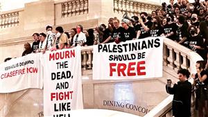 المؤلف الأمريكي مايكل مور يدعم القضية الفلسطينية