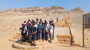 بالصور- وفد سياحي من إيطاليا وتايوان يصل المنيا لزيارة المناطق الأثرية