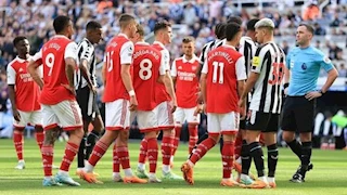 آرسنال يسقط أمام كريستال بالاس ويمنح ليفربول هدية ثمينة