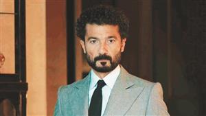 تكريم خالد النبوي بجائزة "فاتن حمامة للتميز" في مهرجان القاهرة السينمائي