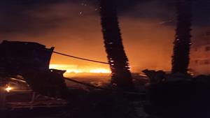 الحماية المدنية تجابه جحيم مصنع إسفنج في البدرشين