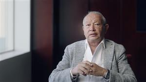 نجيب ساويرس بصحبة تيريس جيبسون ومحمد كريم: في الطريق لختام مهرجان الجونة