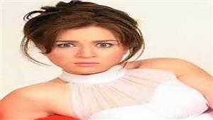 القصة الكاملة لتصدر مي عز الدين تريند جوجل بسبب فستان زفاف