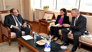 وزير الصناعة يبحث تعزيز التعاون مع الغرفة العربية الألمانية للتجارة