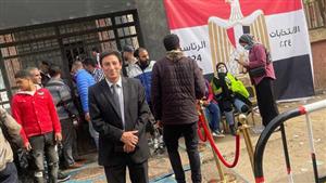 نقيب الأطباء البيطريين يدلي بصوته في الانتخابات الرئاسية.. ويدعو للمشاركة بكثافة