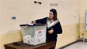 الإعلامية شريهان أبو الحسن تدلي بصوتها في الانتخابات الرئاسية