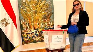 غادة طلعت تدلي بصوتها في الانتخابات الرئاسية 2024- صورة