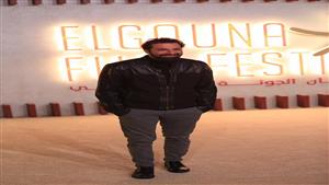 بإطلالة أنيقة.. أحمد حاتم يتألق في اليوم الثاني للجونة السينمائي