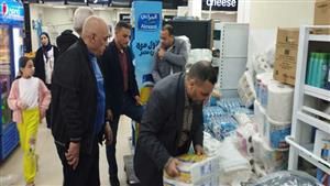 لحجبها عن الجمهور.. مصادرة 1.5 طن سكر بأحد السلاسل التجارية الشهيرة بالإسكندرية