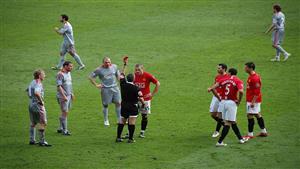 "تفوق الأحمر".. تاريخ مواجهات ليفربول ومانشستر يونايتد في الدوري الإنجليزي