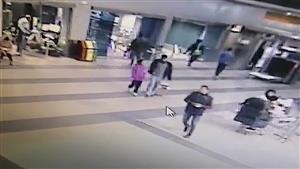  فيديو مرعب وبيان رسمي.. الداخلية تكشف تفاصيل اختطاف فتاة إلى المطار