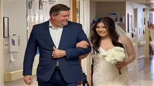 عريس يعقد قرانه على حبيبته بالمستشفى فور تشخيصه بالسرطان.. وهذا ما حدث أثناء علاجه