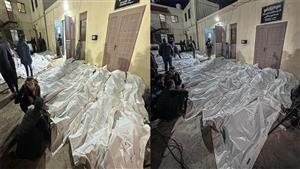 "أحدهم يحضن جثمانًا والآخر يحمل رضيعًا" مشاهد من مجزرة مخيم المغازي