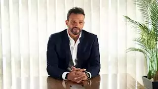 أول تعليق من أيمن ممدوح عباس على طريقة صلاته السريعة -(فيديو)