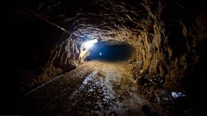 الاحتلال يزعم تدمير أنفاق ومصنع صواريخ بخانيونس