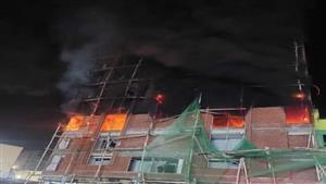 اشتعال النيران في مخزن أخشاب بالمرج