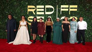 بالصور| بحضور صناعه.. مهرجان البحر الأحمر السينمائي يعرض فيلم "بنات ألفة" 