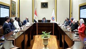 وزير الصحة يبحث مع وفد الاتحاد الإفريقي التعاون في مجال إنتاج اللقاحات