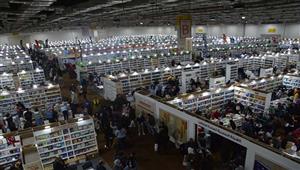 تزايد الإقبال على جناح قصور الثقافة بمعرض الكتاب (صور)