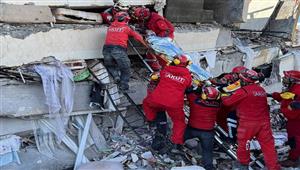 بعد 209 ساعات.. إنقاذ شخصين من تحت الأنقاض في هاتاي التركية 