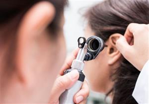 هل يشير شمع الأذن الأسود إلى وجود مشكلة خطيرة؟